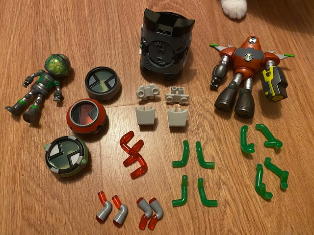 ben ten ultimate alien maker toys