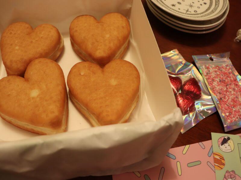 Doughnut Time's Valentine's Day DIY Kit | Review