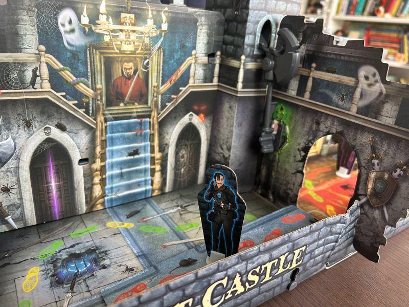 Ghost Castle is a board game full of traps! ⋆ Jupiter & Dann