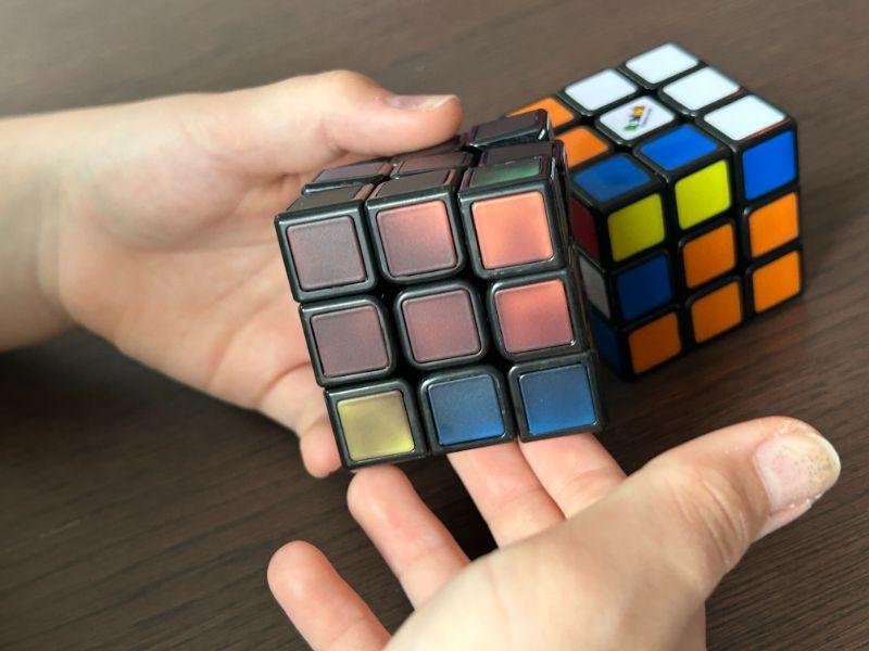 Dana Does Rubik's Phantom, Rubik's Cube