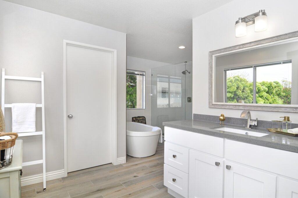 10 Tips For a Quick and Stress-Free Bathroom Remodeling Project