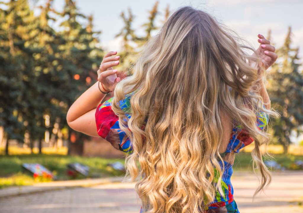 Halo Hair Extensions vs. Clip-Ins: Which One Suits Your Needs Better?