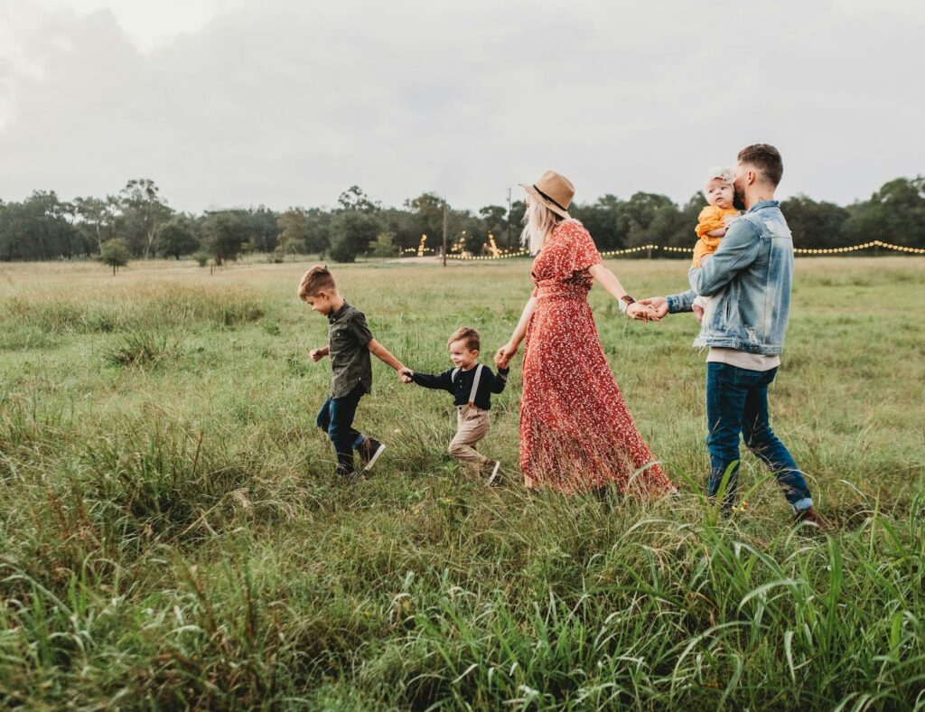 How To Strengthen Family Bonds In A Busy World: Best Tips For Lasting Connections