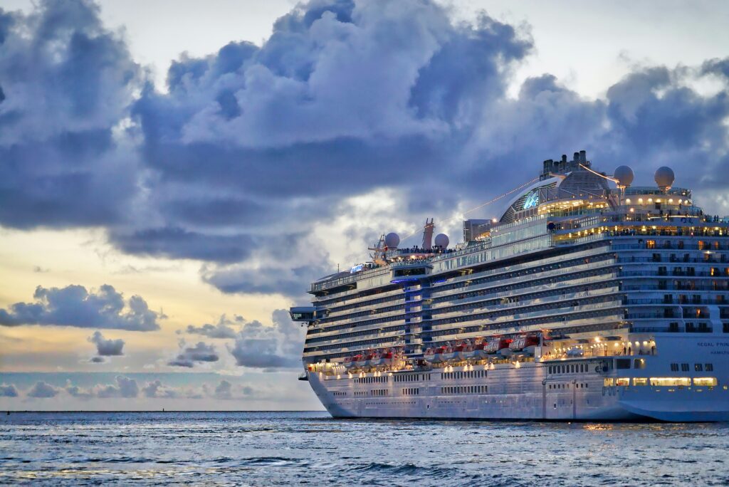 Top Royal Caribbean Cruises for gamers and tech enthusiasts