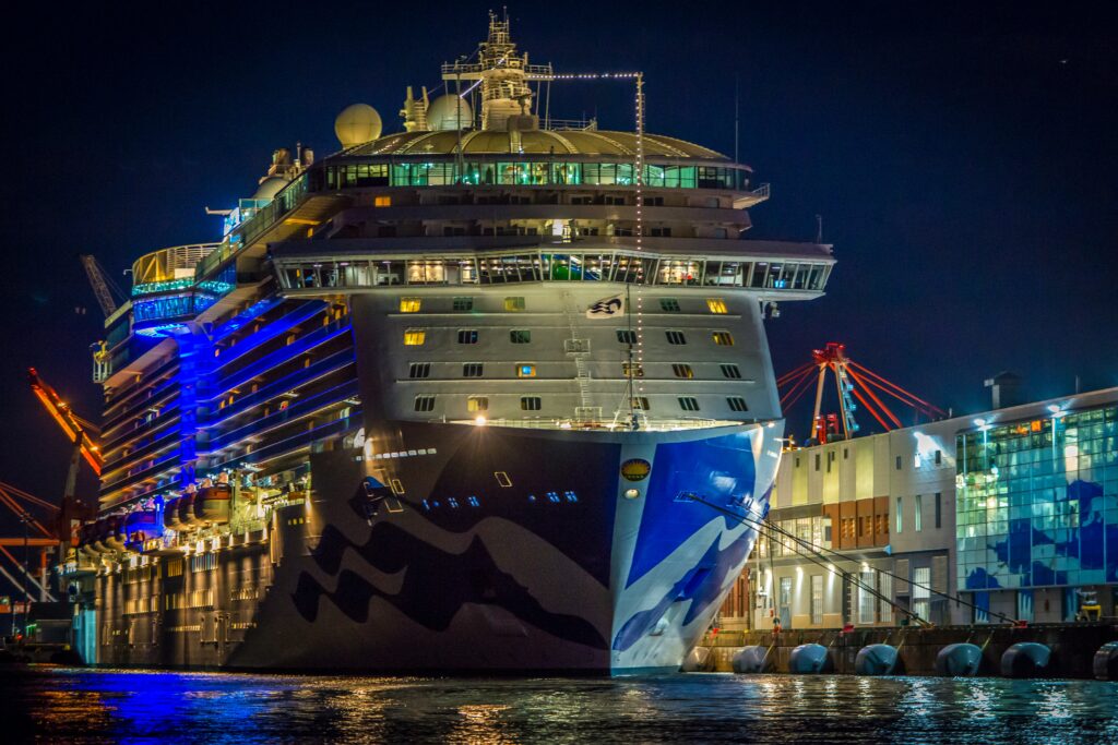 Cruise holidays for gamers: Wi-Fi, arcades, and travel-friendly tech