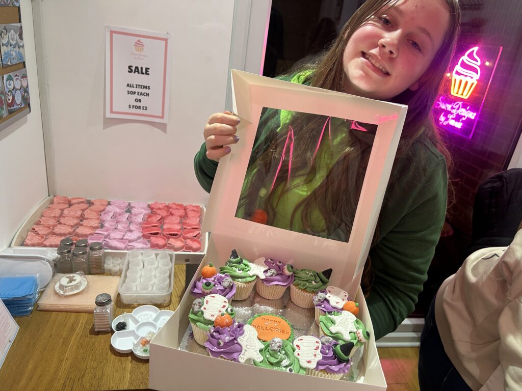 Halloween Wreath Cupcake Class with Sweet Designs by Jennie