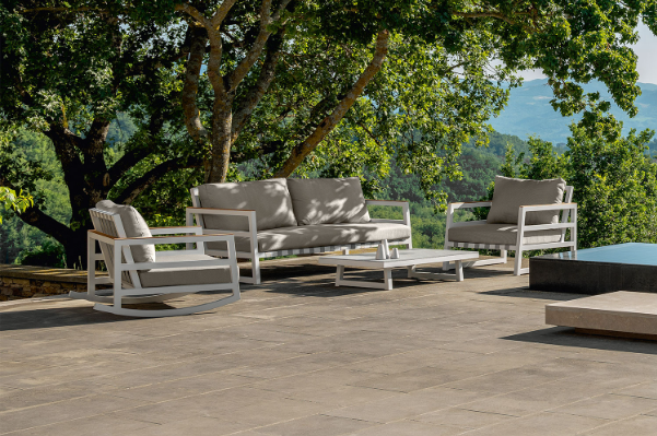 Outdoor Living Trends 2025: Creating Stylish Spaces for Every Season