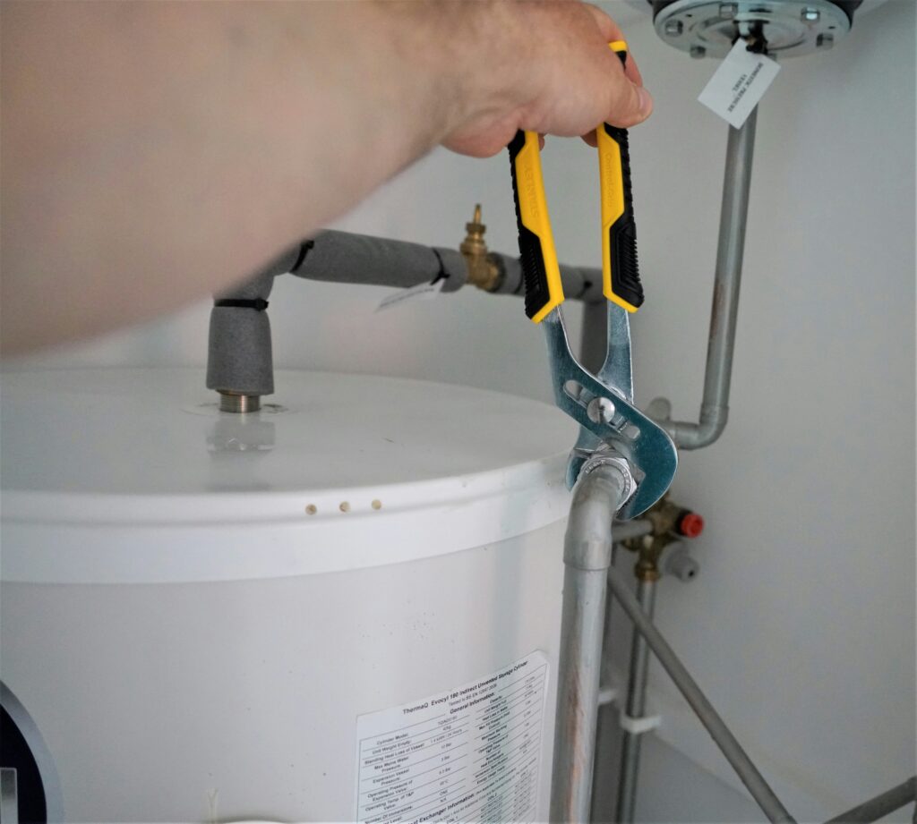 7 Steps to Choose Reliable Plumbing Services for Fast Home Repairs