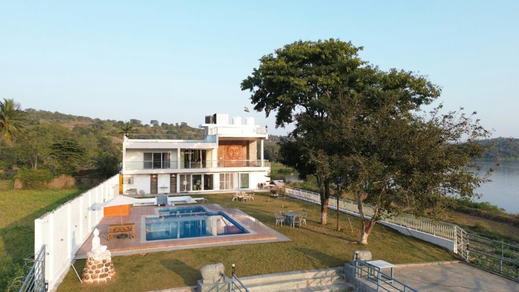 What to Consider When Choosing a Villa for a Group Getaway