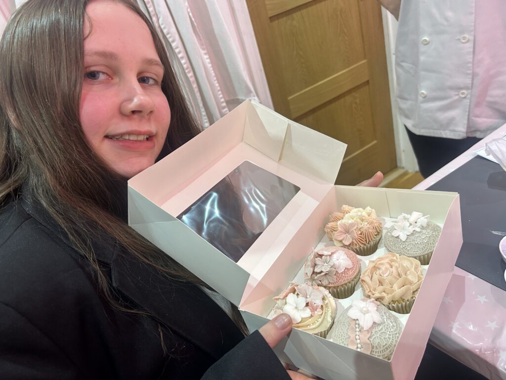 Flower and Lace Cupcake Class with Sweet Designs by Jennie