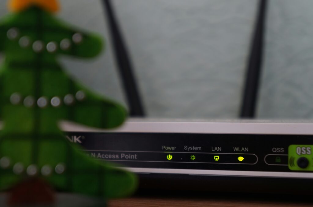 Managing Multiple Devices at Home? Why Fiber Internet Makes a Difference
