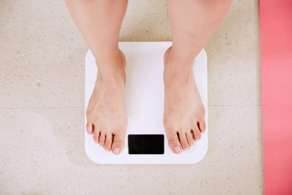 What the Best Weight Loss Subscription Programs Actually Include in 2026