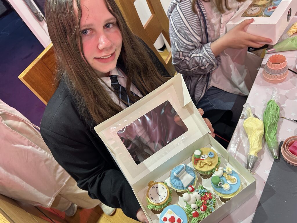 Wonderland Cupcake Class with Sweet Designs by Jennie