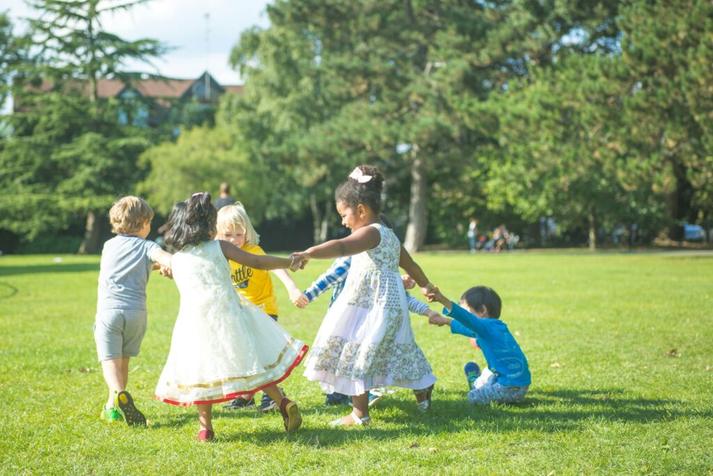 Easy Ways to Keep Kids Entertained at a Family Celebration