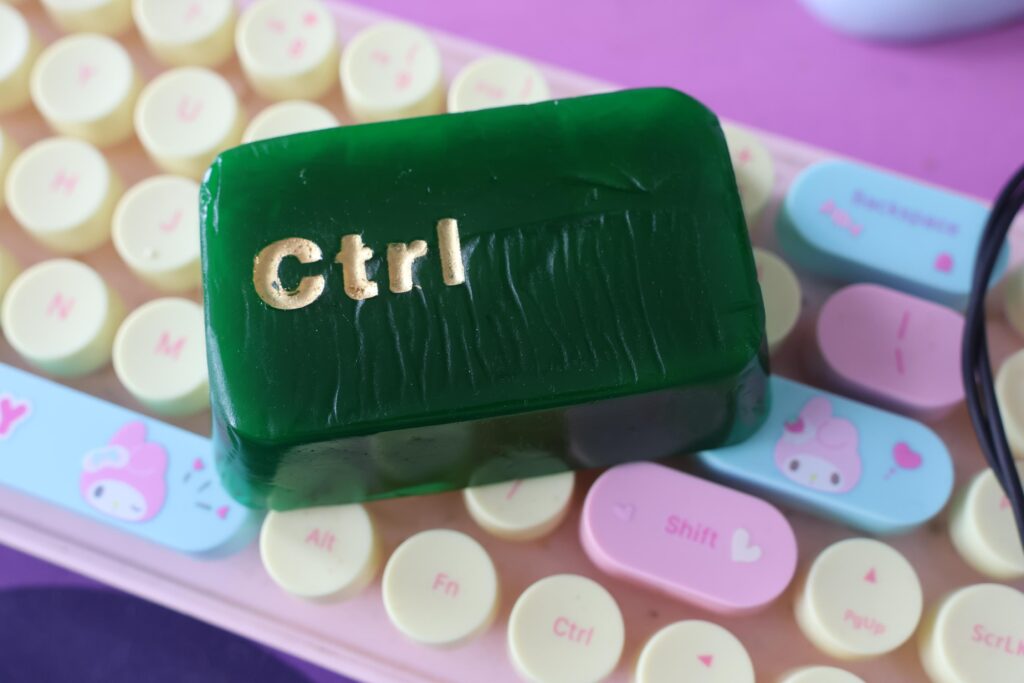 LUSH CTRL Shower Gummy - Great Social Cause
