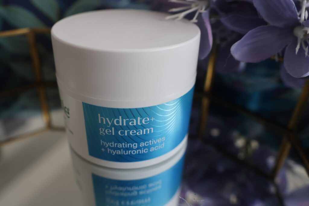 Simple Hydrate+ Gel Cream is lightweight and cooling