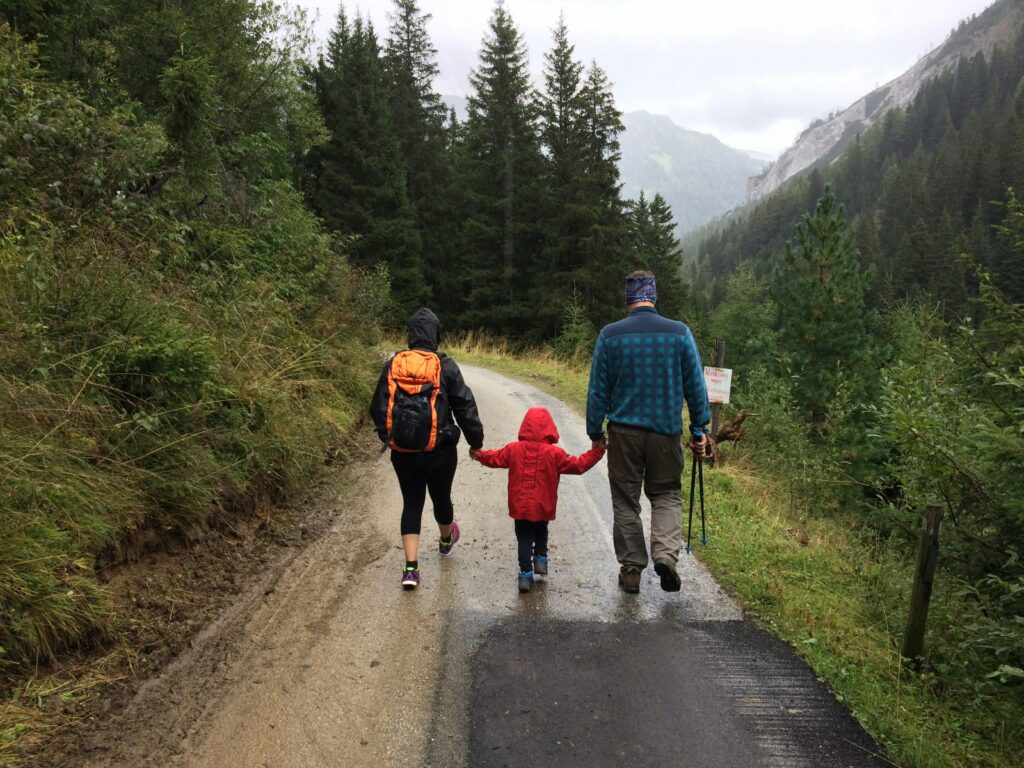 Screen-free activities that bring families closer together