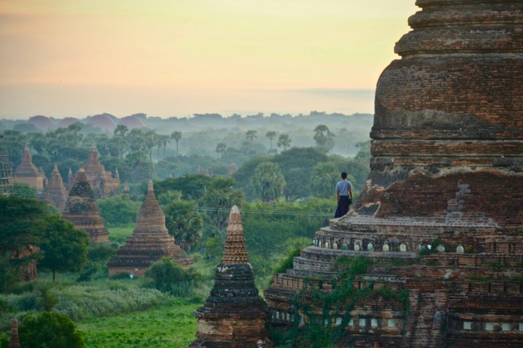What to Know Before Choosing eSIM for Asian Trips